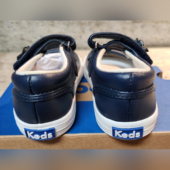 Tennis - Picture 3 of 3